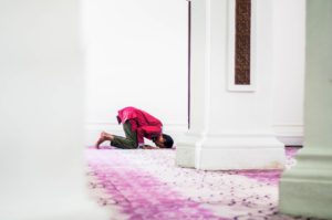 Takdir Mubram dan Contohnya
