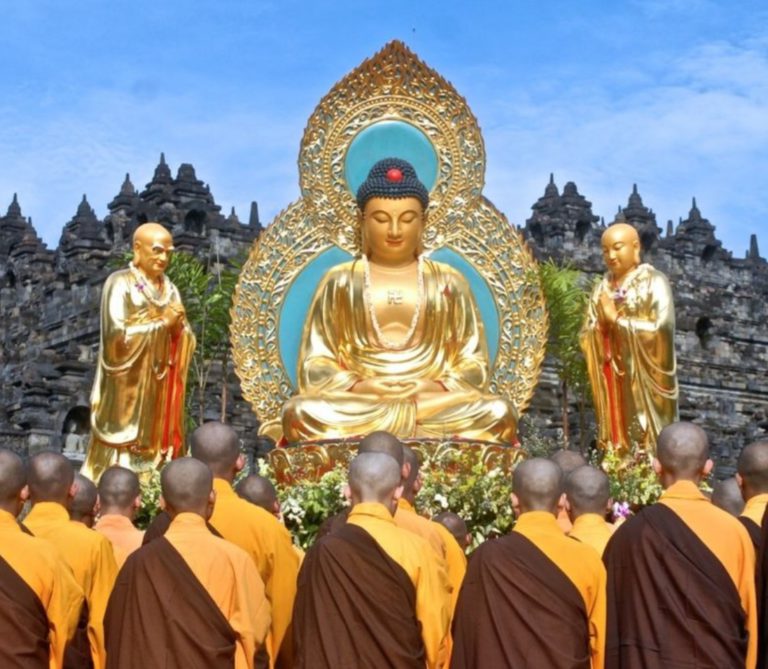 Waisak Adalah: Sejarah, Makna, dan Tahapannya - Gramedia Literasi