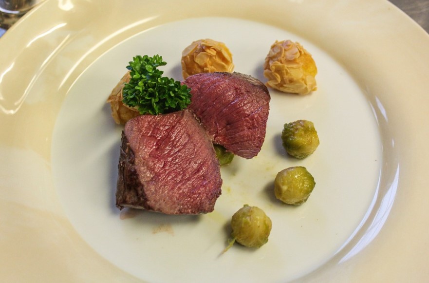 Pengertian Main Course: Jenis Contoh dan Cara Pengolahannya